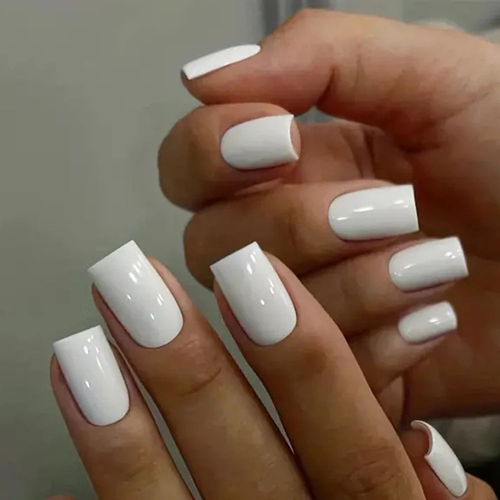 ARTAUG 24PCS Medium White Square Press On Nails