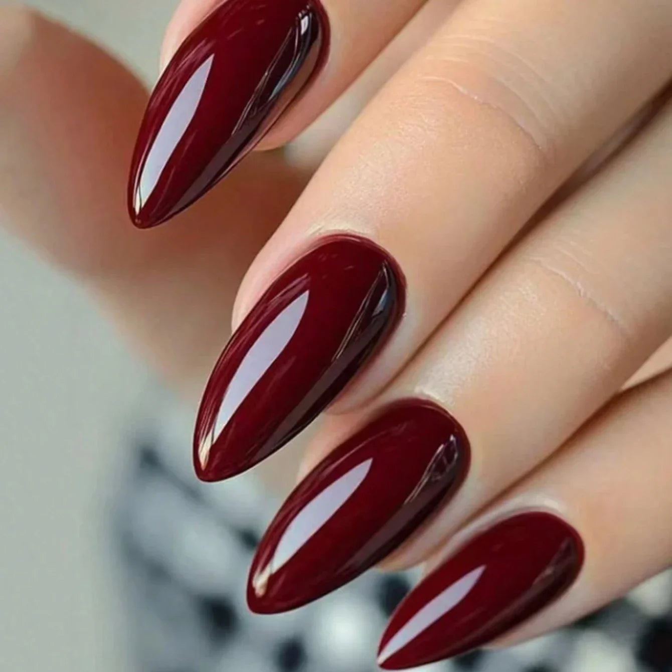 ARTAUG 24PCS Medium White Square Press On Nails