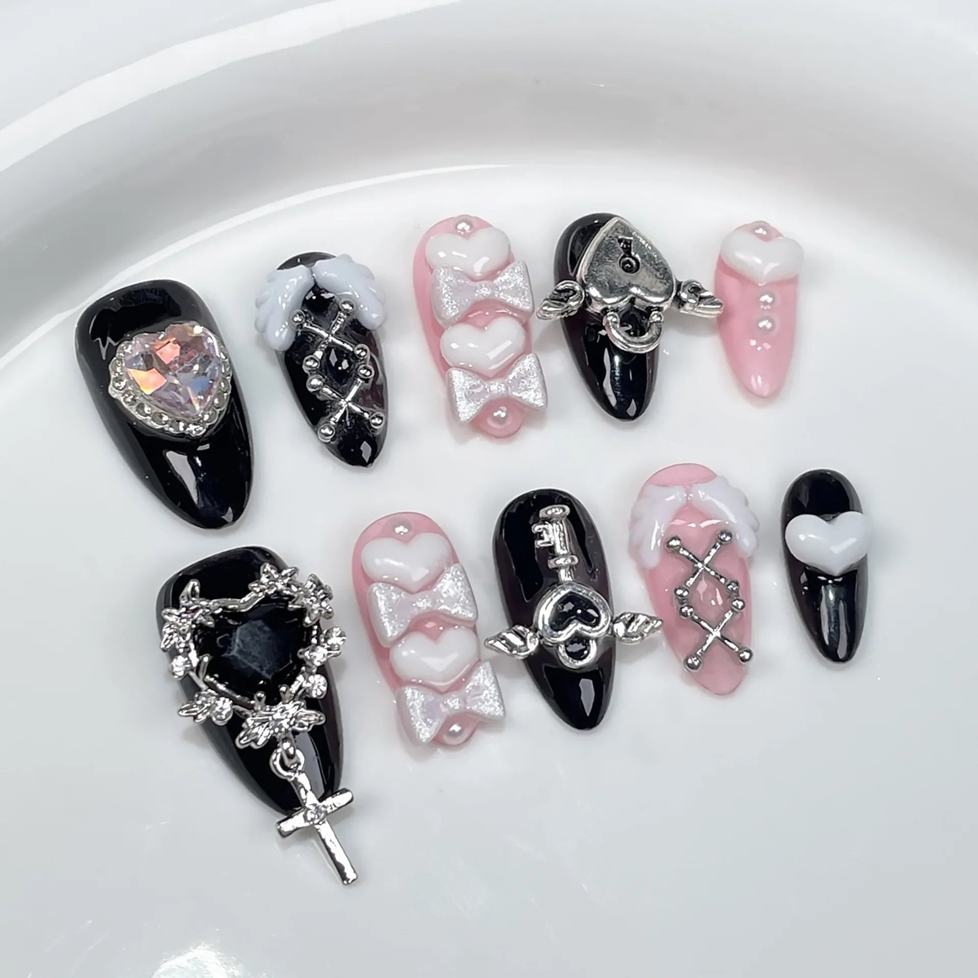Eye Cat Almond Press-On Nails