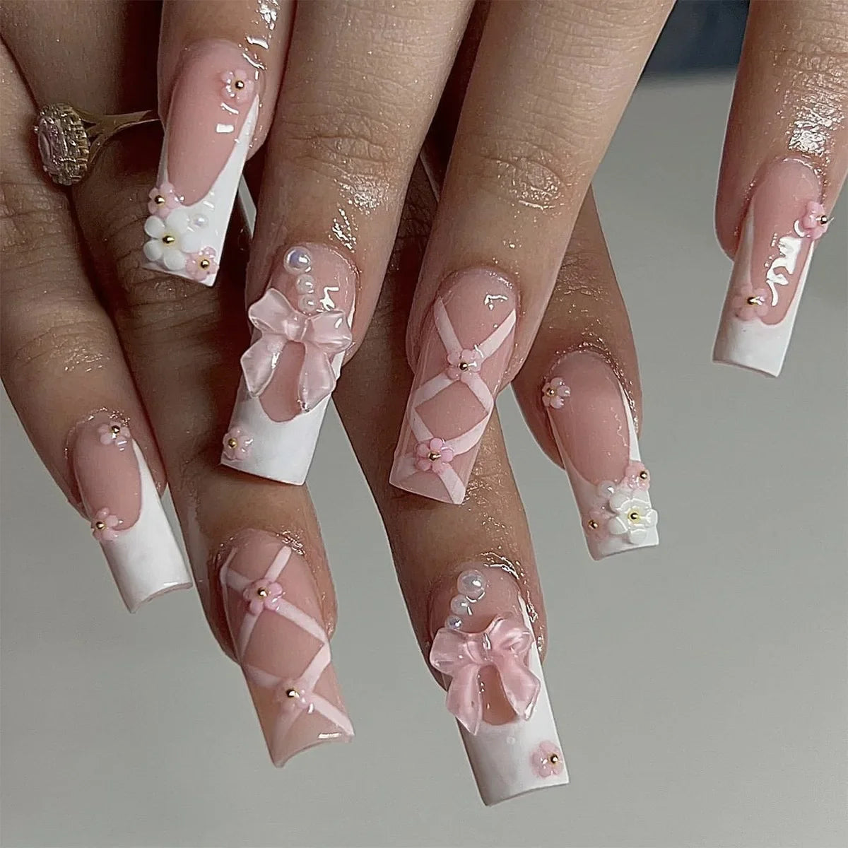 Glamorous Rhinestone-Studded Press-On Nails
