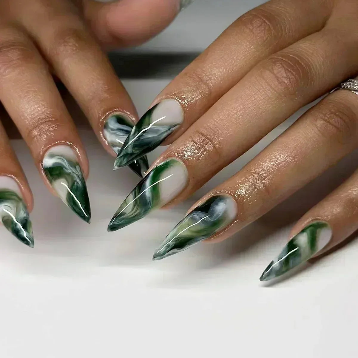 Stiletto Press-On Nails Set